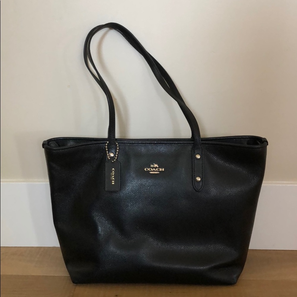 Coach Black Tote City Leather Shoulder Bag.